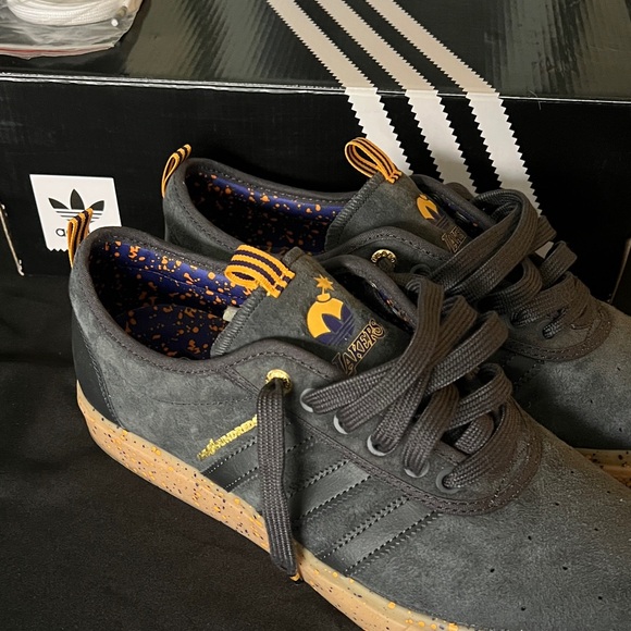 Adidas Lakers x The Hundreds Shoe - Picture 14 of 15